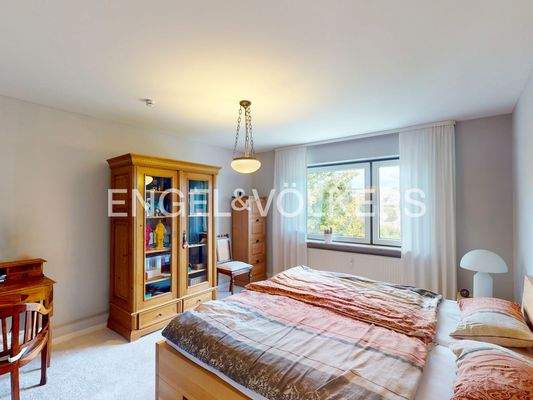 Großes Schlafzimmer