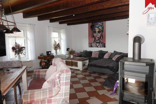 Wohnzimmer mit Kamin