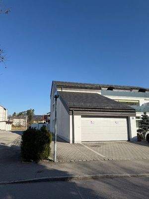 Doppelgarage, Zufahrt zum Carport