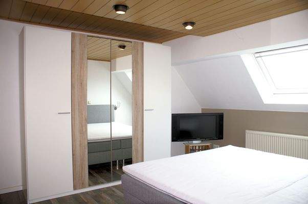 2473 Wohn-/Geschäftshaus in Much