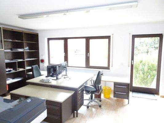 Wohnzimmer (Büro) EG