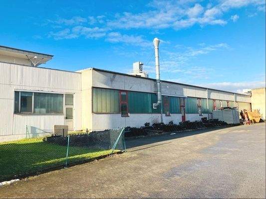 Hallengebäude (Ostseite)