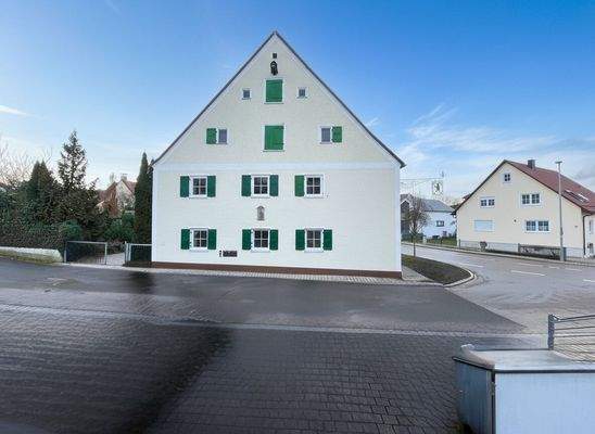 Haus Giebel-/Straßenseite