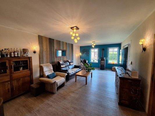 Wohnzimmer mit Kamin