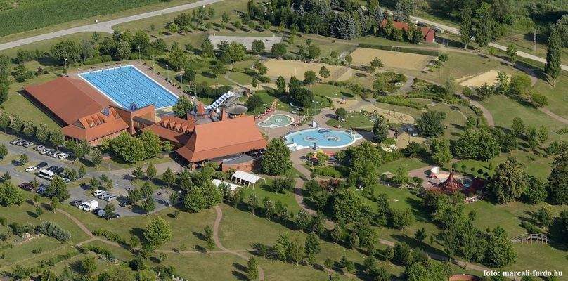 fürdő Marcali.jpg