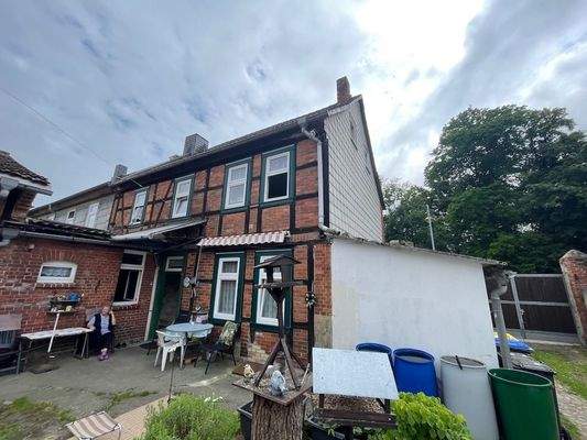 004020156800_302_342_2808202521271735