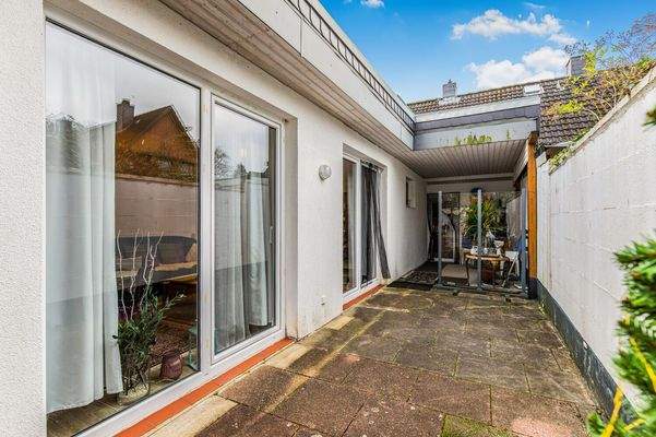 Terrasse und überdachte Terrasse