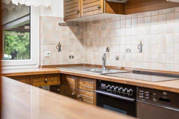 Blick auf die Einbauküche 