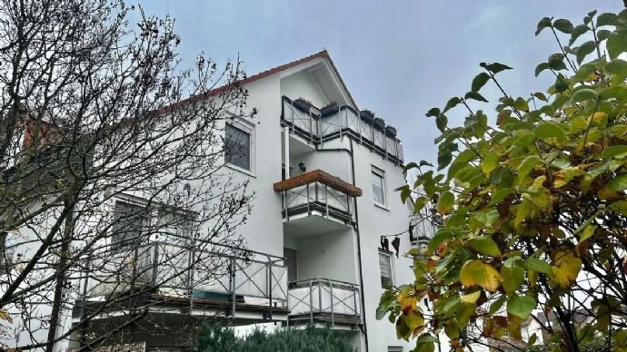 Traumhaft lichtdurchflutete Eigentumswohnung mit Balkon in perfekter Lage von Kesselsdorf nur 3 Minuten von Dresden entfernt!