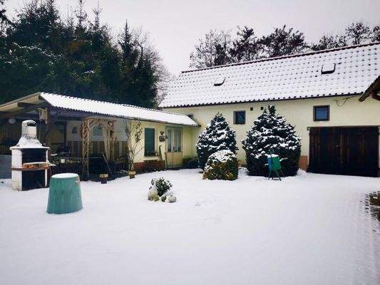 Nebengebäude 1 mit Bungalow