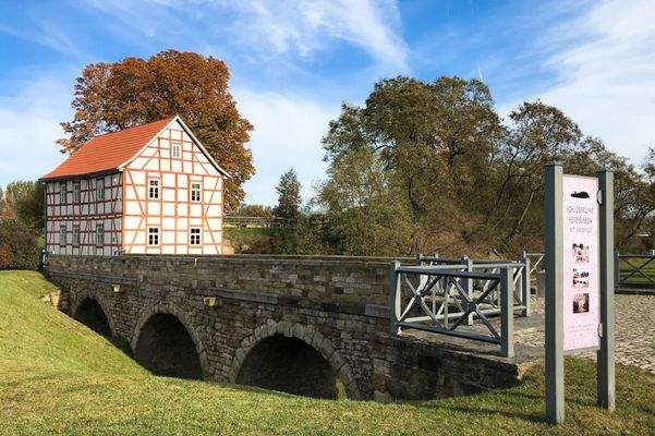 Eingang Schlossruine Herbsleben+ Amtshaus