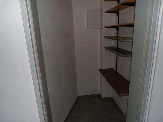 C07 Abstellkammer.JPG