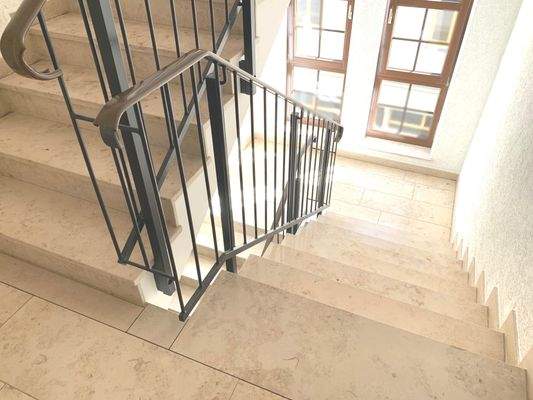 8EAE8973-0274-4C00-B322-E9FE07