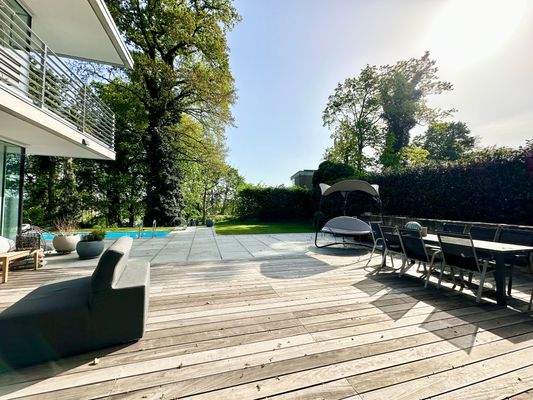 riesige Terrasse nach Südwesten