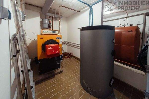 Heizungsraum mit Pufferspeicher