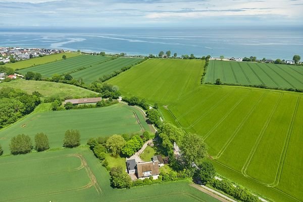 Blick übers Haus zu Ort &amp; Meer.jpg