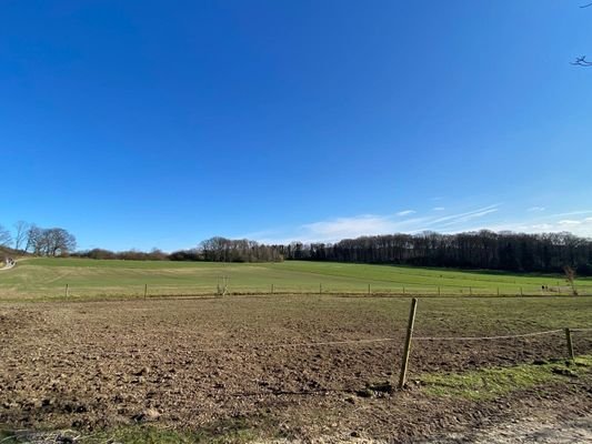 Feld unterhalb