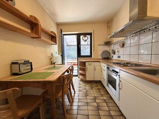 Küche mit Zugang Terrasse