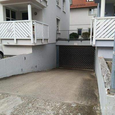 Tiefgarageneinfahrt