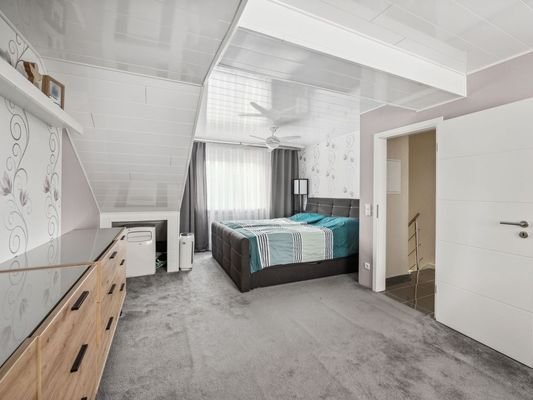 2. OG Schlafzimmer 