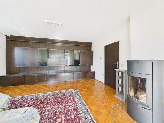 CAM04191G0-PR0028-STILL004