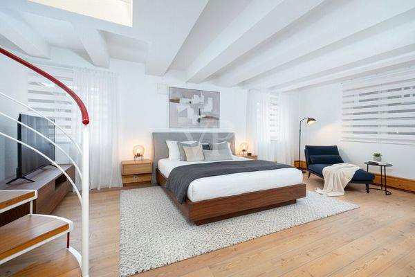 Schlafzimmer 1. OG. KI modifiziert