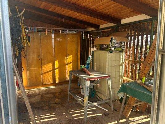 19 Abstellmöglichkeit im Holzschuppen.jpg