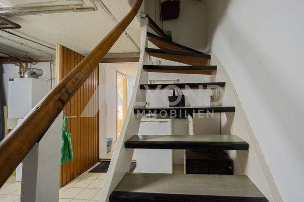 Treppenabgang in den Kellerbereich