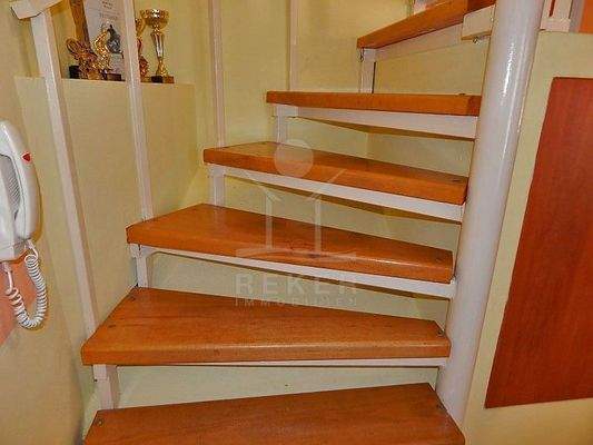 Interne Treppen verbinden die Stockwerke