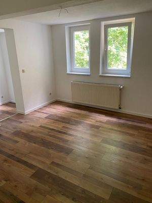 (Durchgangs-) Zimmer