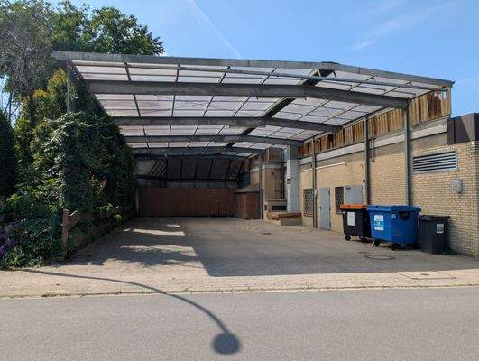 Überdachte Freifläche