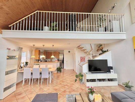 Wohnbereich - Blick auf die Galerie-Ebene