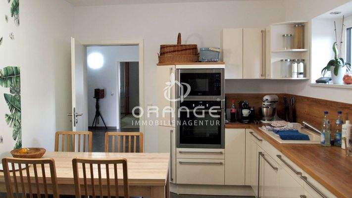 Küche mit Essbereich Richtung Diele