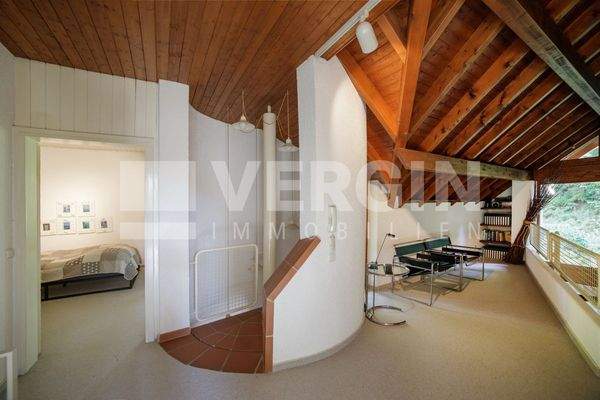 Treppenaufgang mit Galerie