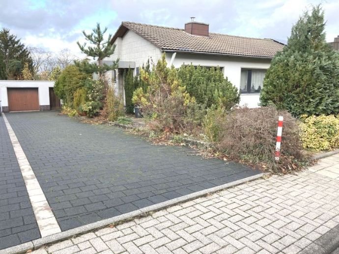 Interessantes Einfamilienhaus mit Garage in guter Wohnlage / Stolberg-Donnerberg
