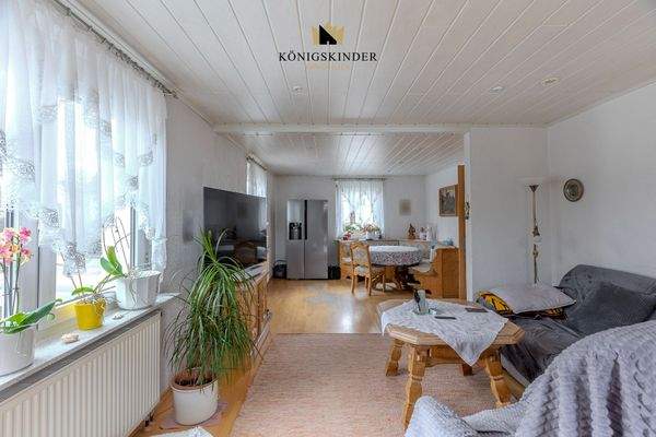 Heller Wohn- und Essbereich (Wohneinheit 3)