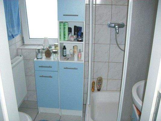 EG Fensterbad mit Dusche.jpg