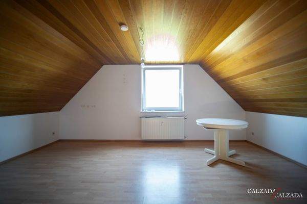 Dachgeschoss - Wohnzimmer II.jpg