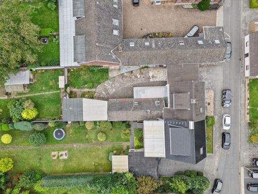 Hausansicht - Vogelperspektive.jpg