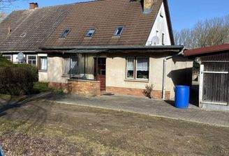 Vorderansicht mit Anbau