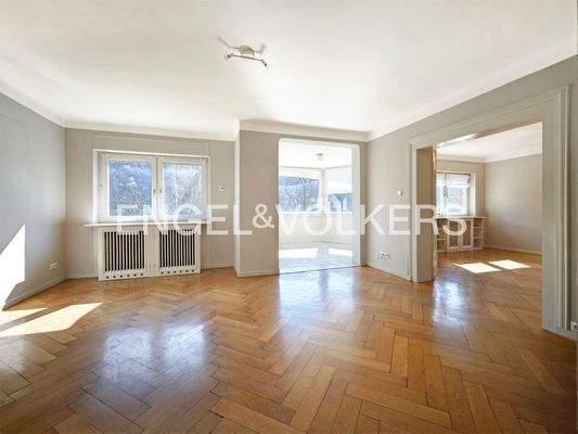 Großer Durchgang zum Esszimmer