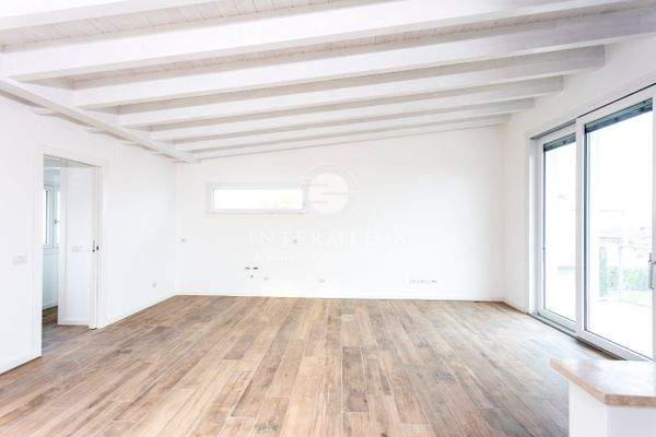 Intermedia_Moniga_Soggiorno_1 (1).jpg