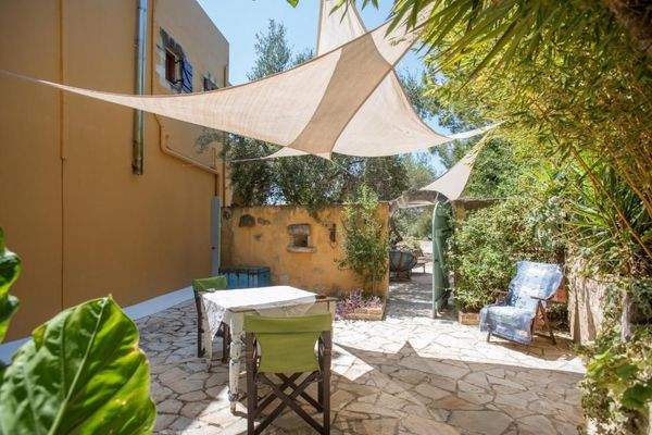 Kreta, Xamoudochori: Idyllische Residenz mit Apartments und Olivenhain zu verkaufen