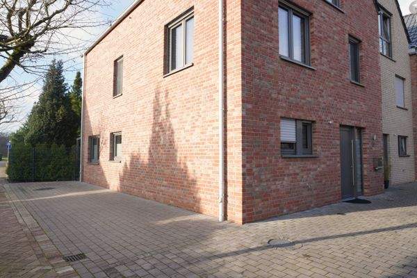 Außenansicht Parkplatz