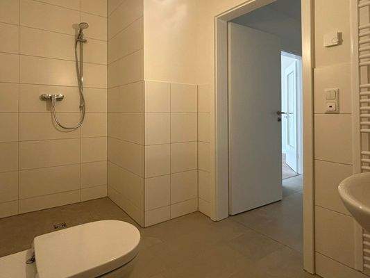 Ebenerdiges Duschbad