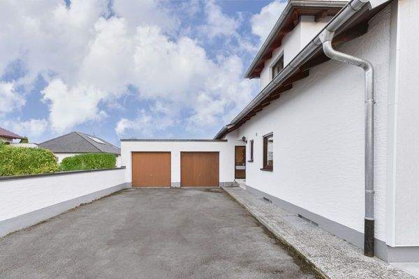 Außenansicht Einfahrt