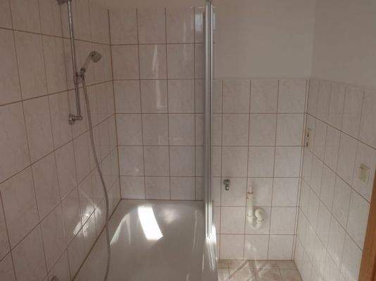 Anschluss für Waschmaschine im Bad vorhanden