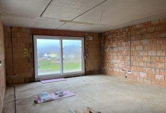 Wohnzimmer mit großzügigen Balkon