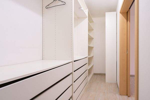 Begehbarer Kleiderschrank