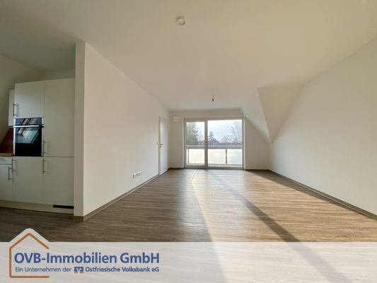 Wohn-/ Essbereich, Küche mit EBK mit Weitwinkel fotografiert